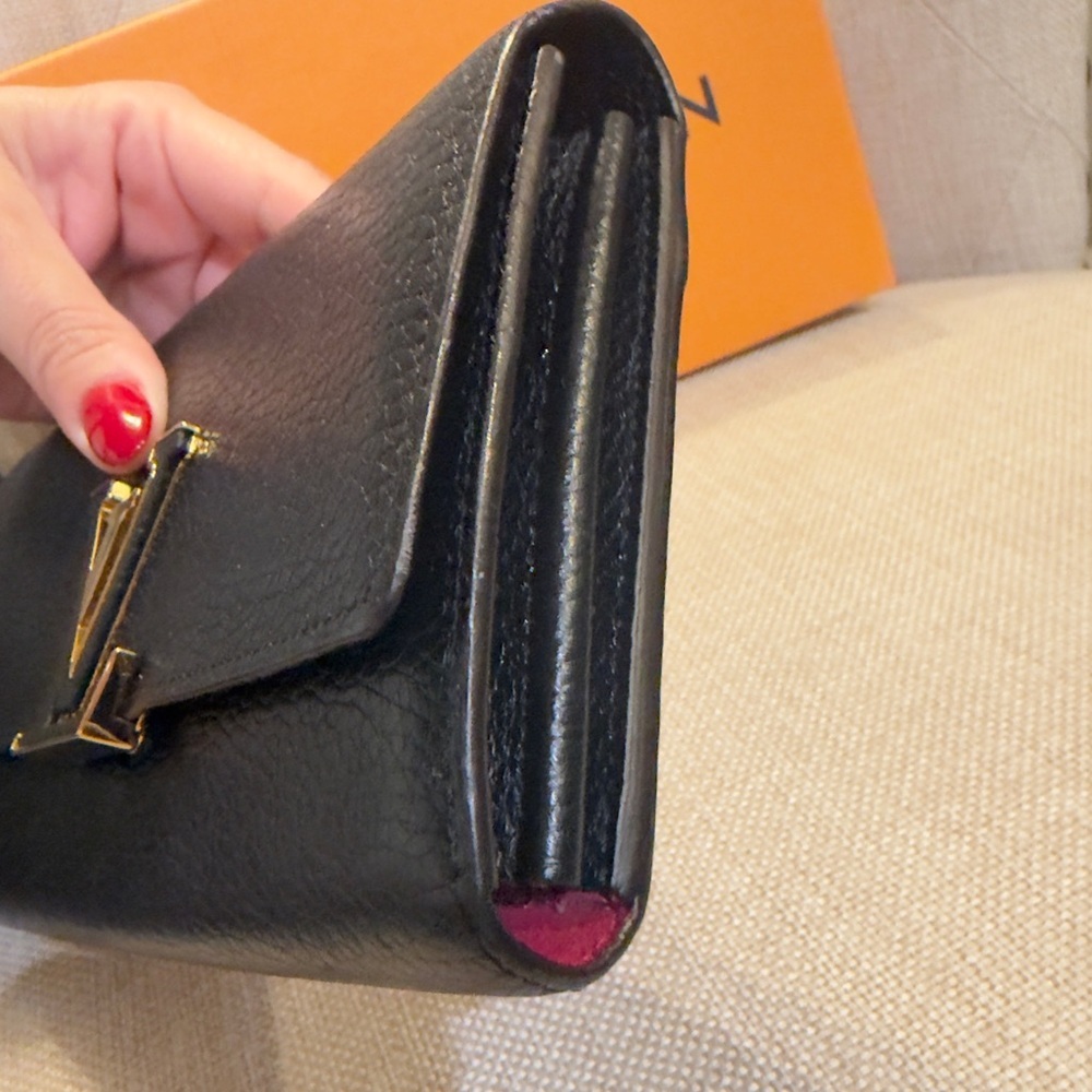 LOUIS VUITTON Capucines Taurillon Black Pink Leather Gold LV Buckle Large Wallet - Picture 9 of 16